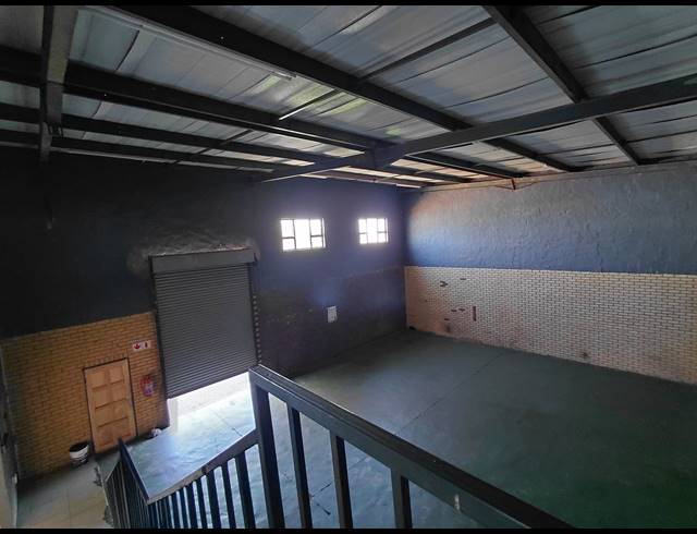 186M² WAREHOUSE TO LET IN CLAYVILLE
